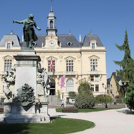 Logement Entier - Appartement T4 Hypercentre Dans Une Rue Calme - Stationnement Gratuit Tarbes Eksteriør bilde